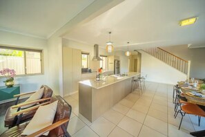 Interior - Family Friendly Funhouse close to All Theme Parks (Upper Coomera)