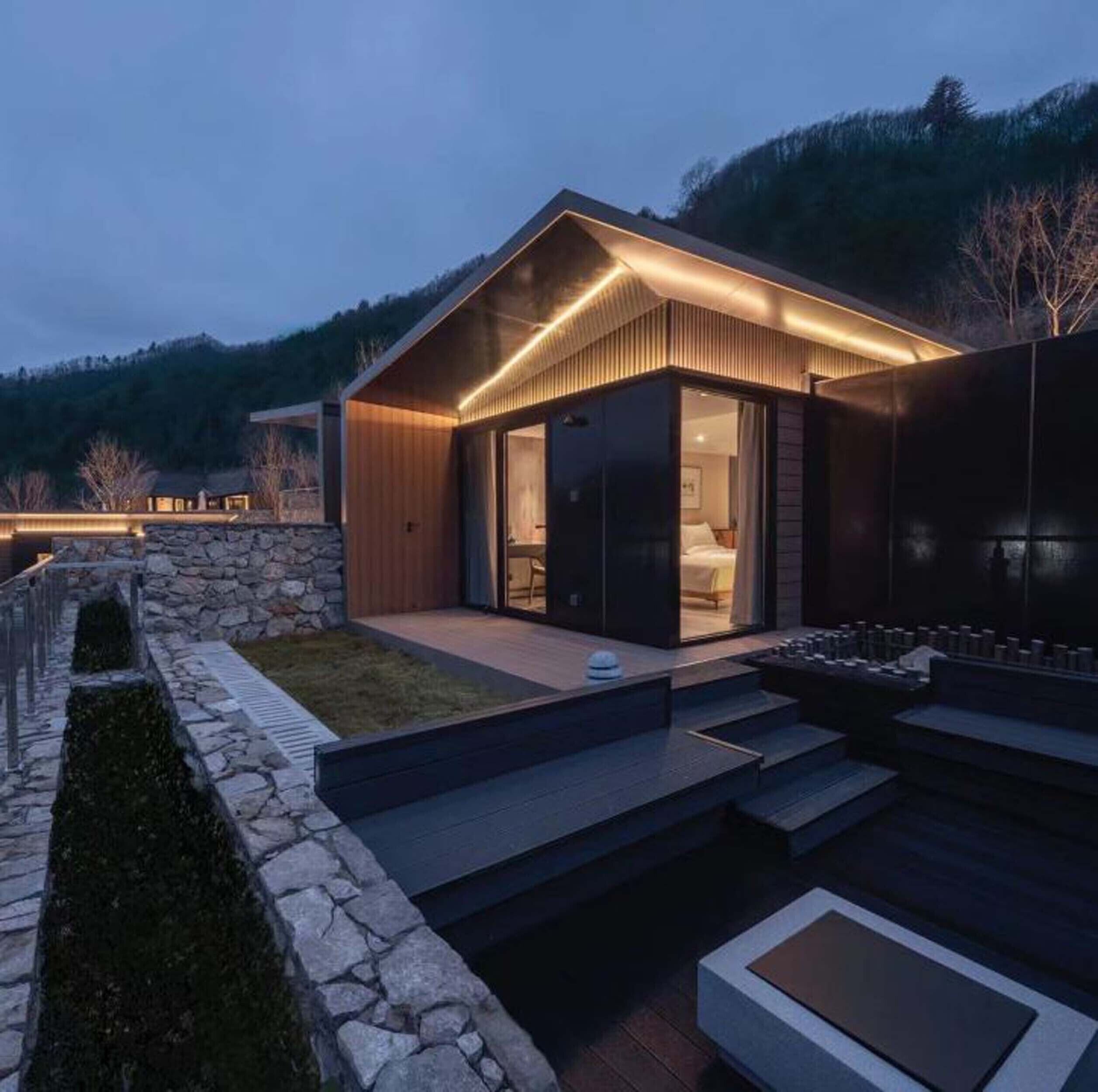 Signature Twin Room, Hill View | Minibar, desk, laptop workspace, blackout drapes