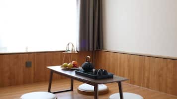 シグネチャー ツインルーム ヒルビュー | ミニバー、デスク、ノートパソコン用作業スペース、遮光カーテン