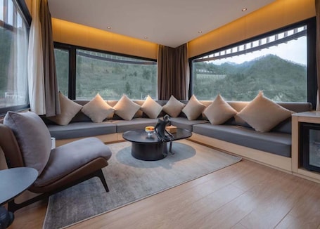 Televisión, libros, videoteca. Country Retreats Shaanxi Foping