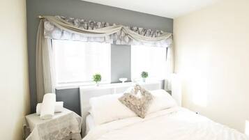 3 habitaciones, tabla de planchar con plancha, wifi y ropa de cama