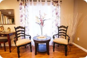 Interior - Gorgeous 3-bedroom house in delightful Carson neighborhood perfect for families (Carson)