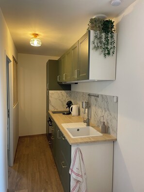 Microwave, oven, stovetop - Le petit cosy (Saint-Paul-Trois-Châteaux)