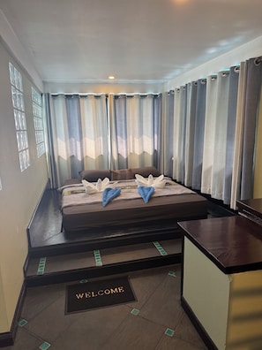 Apartment, Meerblick | Zimmersafe, Schreibtisch, Verdunkelungsvorhänge, kostenloses WLAN