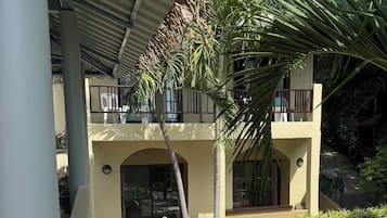 Bagian depan properti