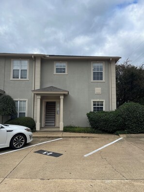 Exterior - 3 Bed / 2.5 Bath  close to Vaught Hemingway Stadium (Oxford)