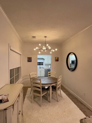 Dining - 3 Bed / 2.5 Bath  close to Vaught Hemingway Stadium (Oxford)