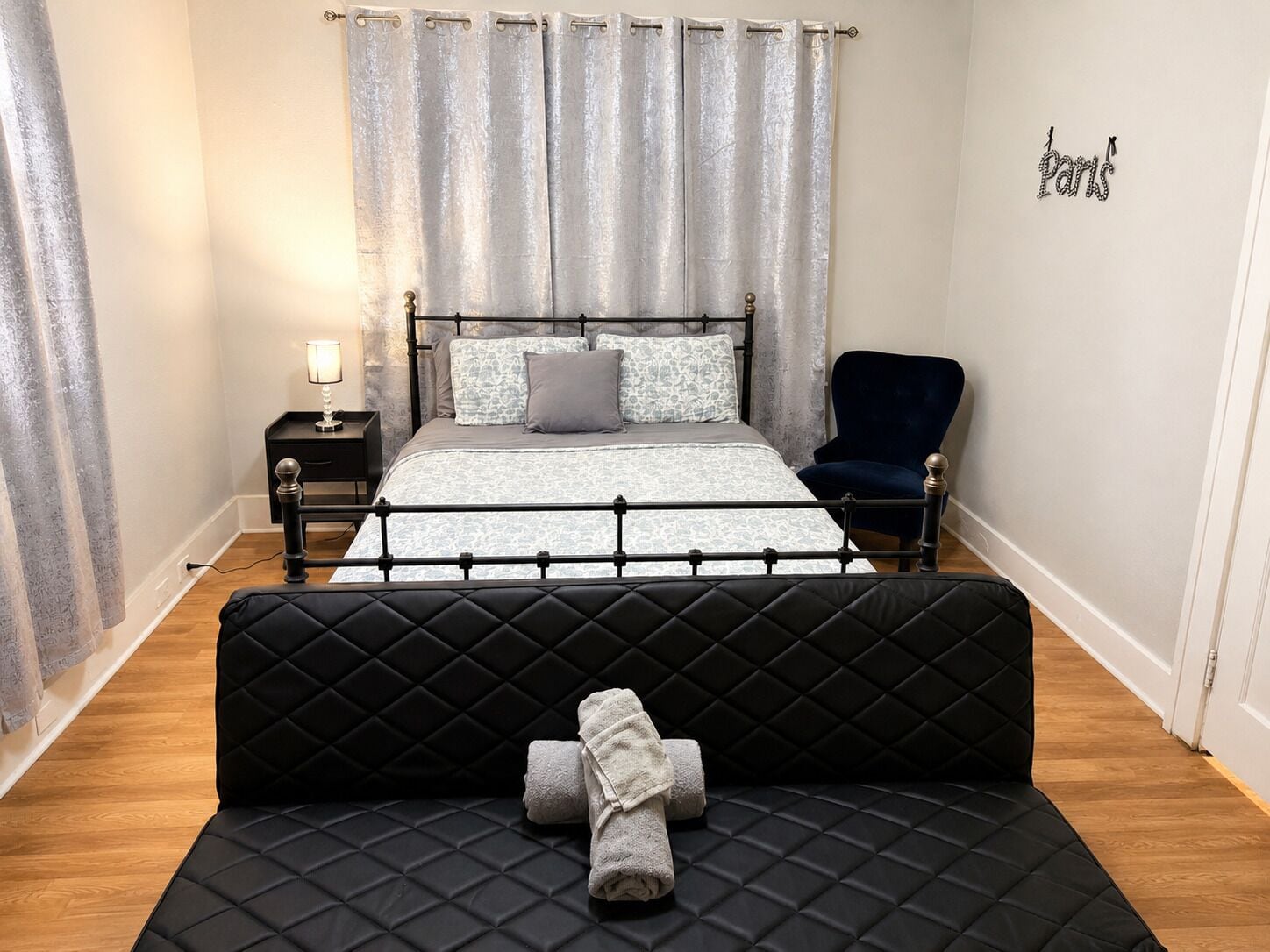 1 bedroom, desk, iron/ironing board, WiFi (free)