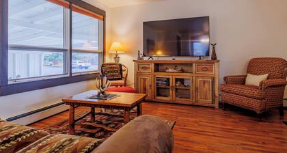 Corner Cottage- Pet Friendly, close to Downtown Cody