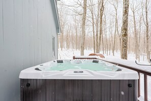 Bañera de hidromasaje al aire libre