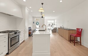 Fridge, microwave, oven, stovetop - Luxury Living in downtown Grand Haven - Rooftop Deck (Grand Haven)