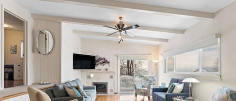 Télévision, baby-foot