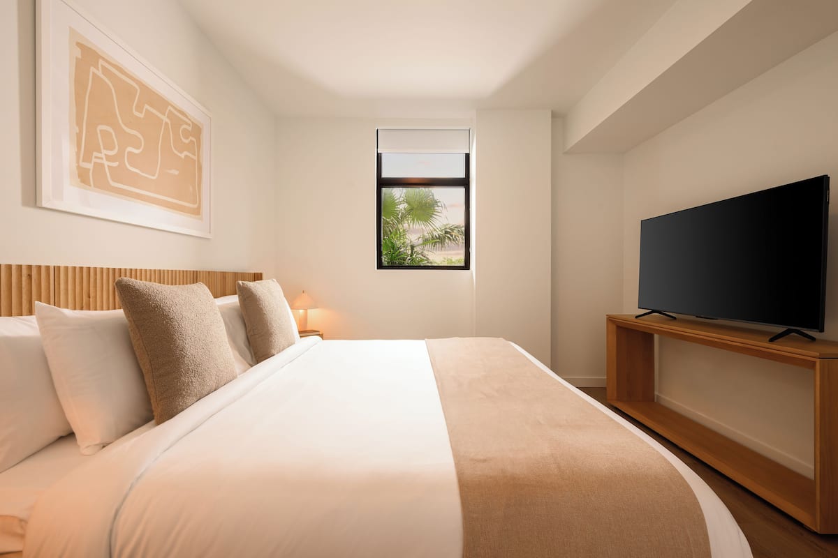 مكتب ومساحة عمل للكمبيوتر المحمول وواي فاي مجانًا