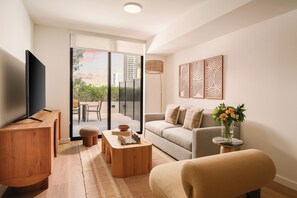 Living area - Sense28 Edgewater, an AvantStay Hotel (Miami)