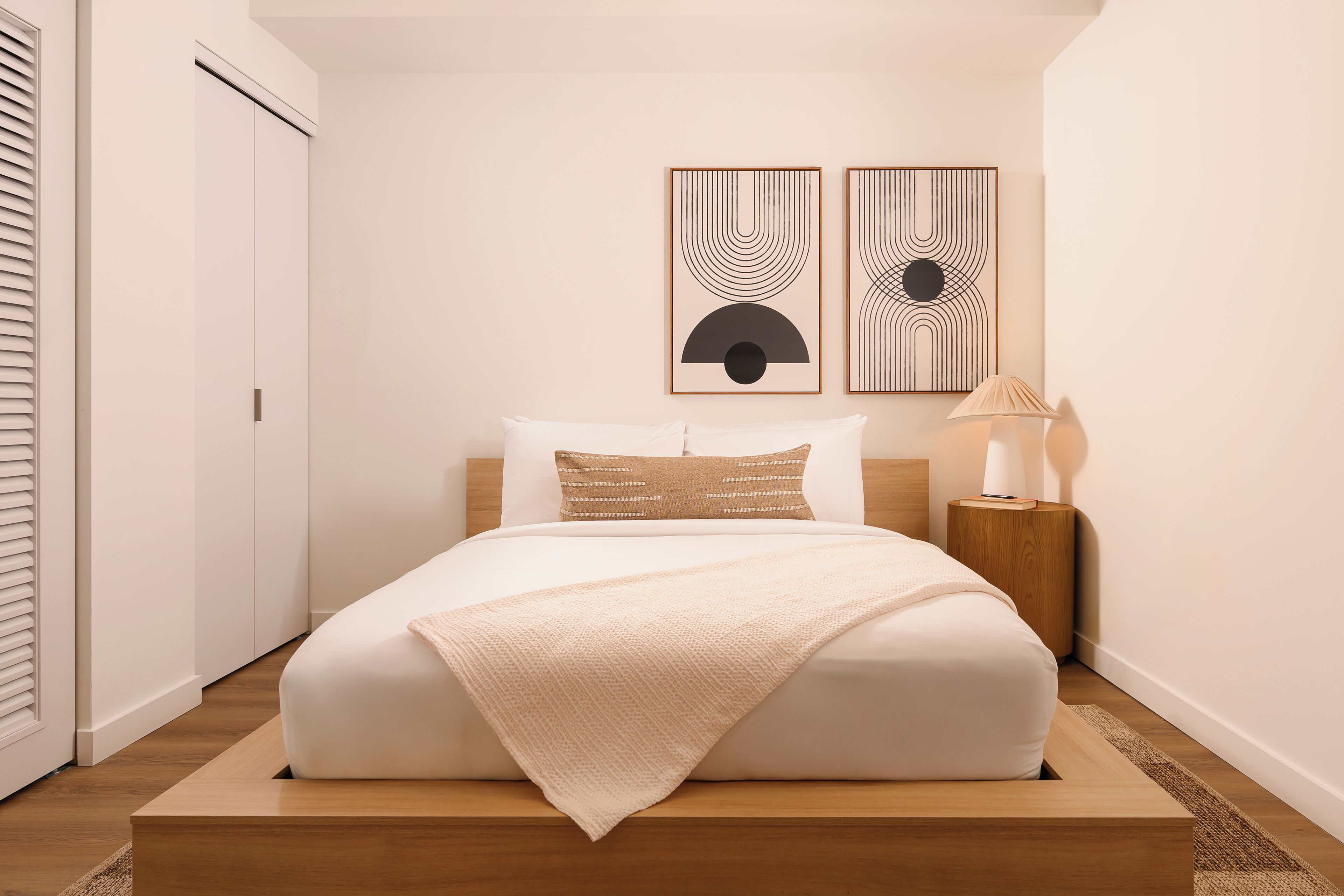 Desk, laptop workspace, free WiFi