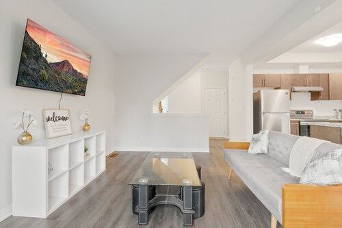 Cozy 4 bedroom townhouse.