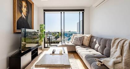 Stylish 2BR Apartment with Scenic Views