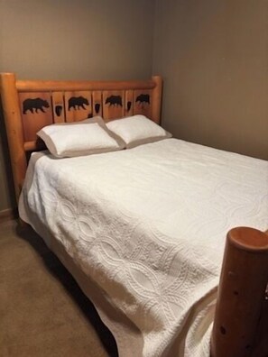 Room - Indoor Pickleball • Fire Pits • 40 Acres and Trails (Sauk Centre)