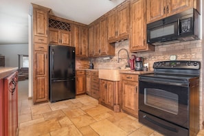 Refrigerador, microondas, horno, placa de cocina