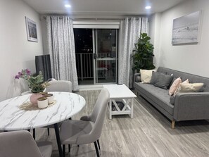 Interior - Cozy and compact central apartment (Auckland)