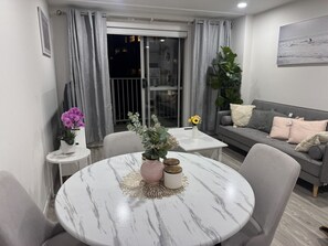 Interior - Cozy and compact central apartment (Auckland)