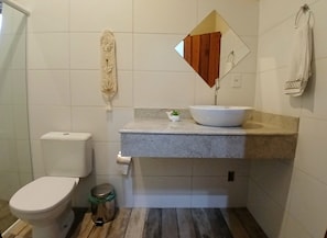 Towels, toilet paper - Entre àrvores (Paraty)