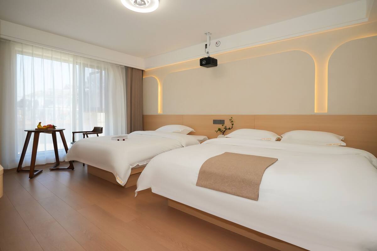 Executive Double or Twin Room, Hill View | Premium bedding, down comforters, WiFi (free), individually decorated