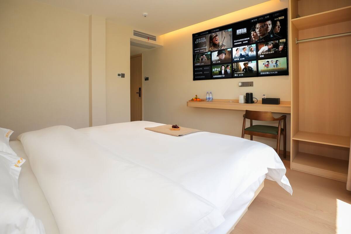 Deluxe Double Room, Hill View | Premium bedding, down comforters, WiFi (free), individually decorated