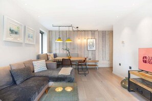 TV - GuestReady - Modern stay with Balcony in London (London)