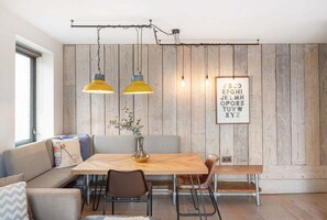 Dining - GuestReady - Modern stay with Balcony in London (London)