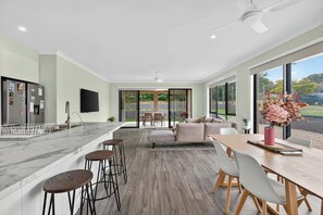 Dining - 31 Sun Orchid Drive, Chiton (Chiton)