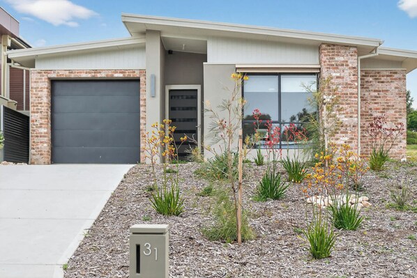 Property grounds - 31 Sun Orchid Drive, Chiton (Chiton)