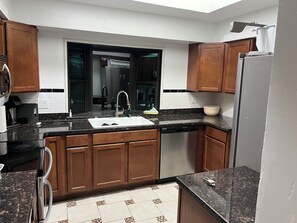 Fridge, microwave, oven, stovetop - Spacious 3-bedroom house in charming El Paso 5 mins from the Outlets Of El Paso (El Paso)