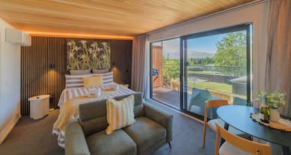 Lake Serenity by Ohana- Lake & Church Views Studio