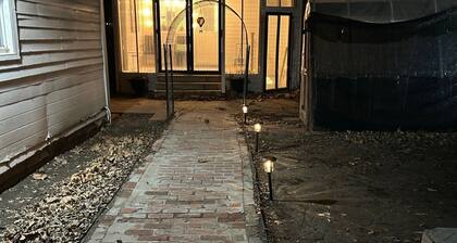 Colorado Chalet-"Taste" of Colorado in KS, Private entrance One Bed Suite