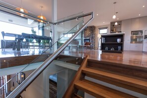 Interior - TRA' HOUSE -
GOLFERS PARADISE
WHOLE HOUSE  4 bedrooms  2.5 Bathrooms (Rye)