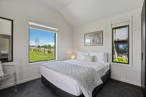 3 habitaciones, tabla de planchar con plancha, wifi y ropa de cama