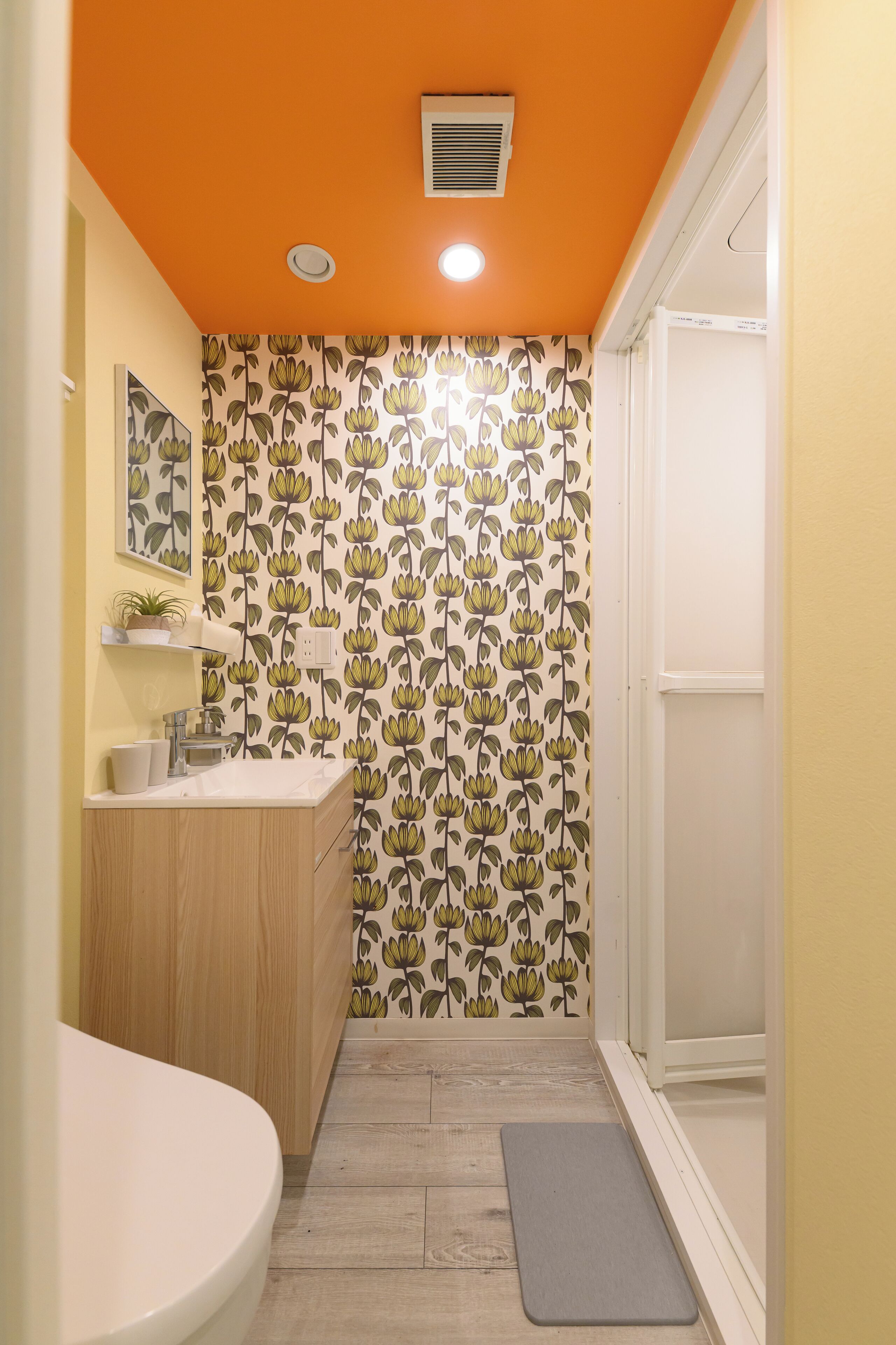 ベーシック ダブルまたはツインルーム 禁煙 シティビュー | バスルーム | シャワー、環境にやさしいバスアメニティ、ヘアドライヤー、スリッパ