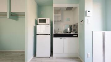 Basic Double or Twin Room, Non Smoking, City View | Private kitchen | Fridge, microwave, stovetop, cookware/dishes/utensils