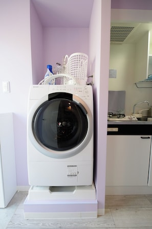 Quarto casal ou duplo básico, para não fumantes, vista para a cidade | Lavanderia