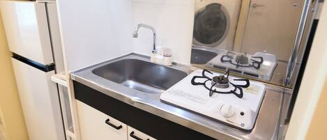 基础双人房或双床房, 无烟房, 城市景观 | 私人厨房 | 冰箱、微波炉、炉灶、电热水壶