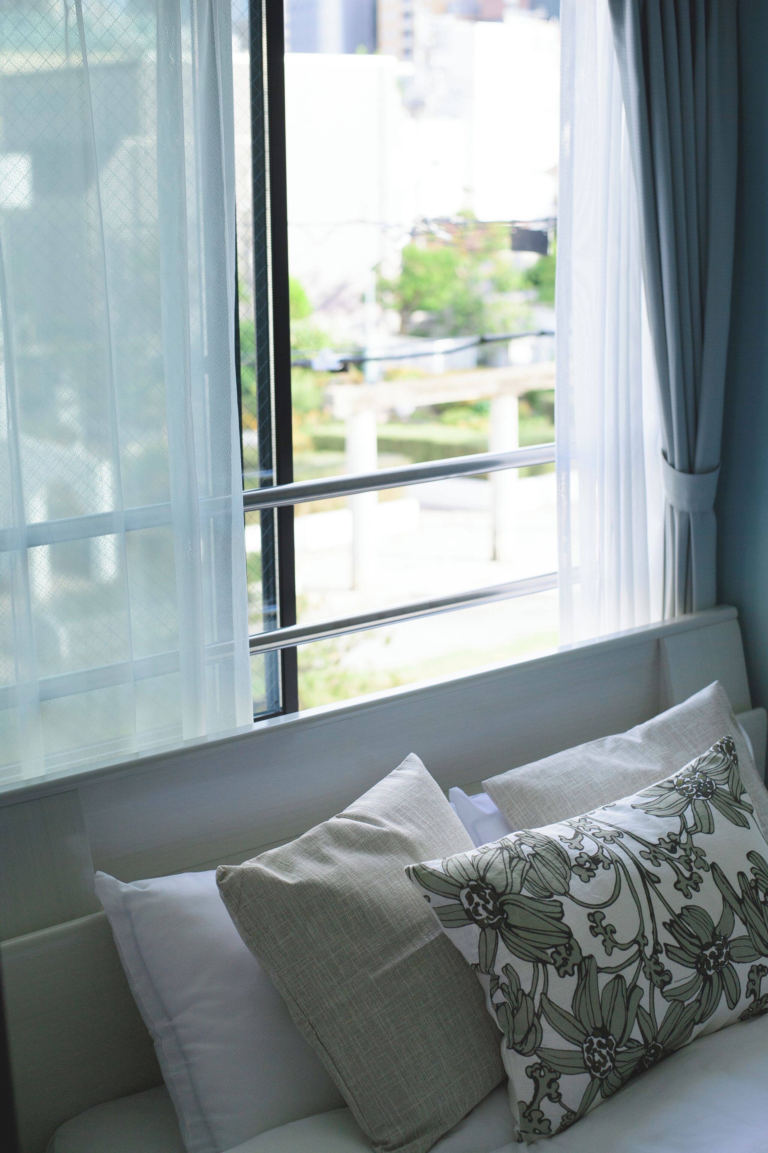 Kamar Double atau Twin Basic, Bebas Asap Rokok, pemandangan kota | Tirai kedap cahaya, setrika/meja setrika, Wi-Fi gratis, dan seprai linen