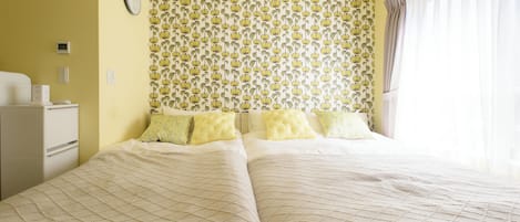 Chambre de base double ou avec lits jumeaux, non-fumeur, vue sur la ville | Rideaux dâobscurcissement, fer et planche Ă repasser