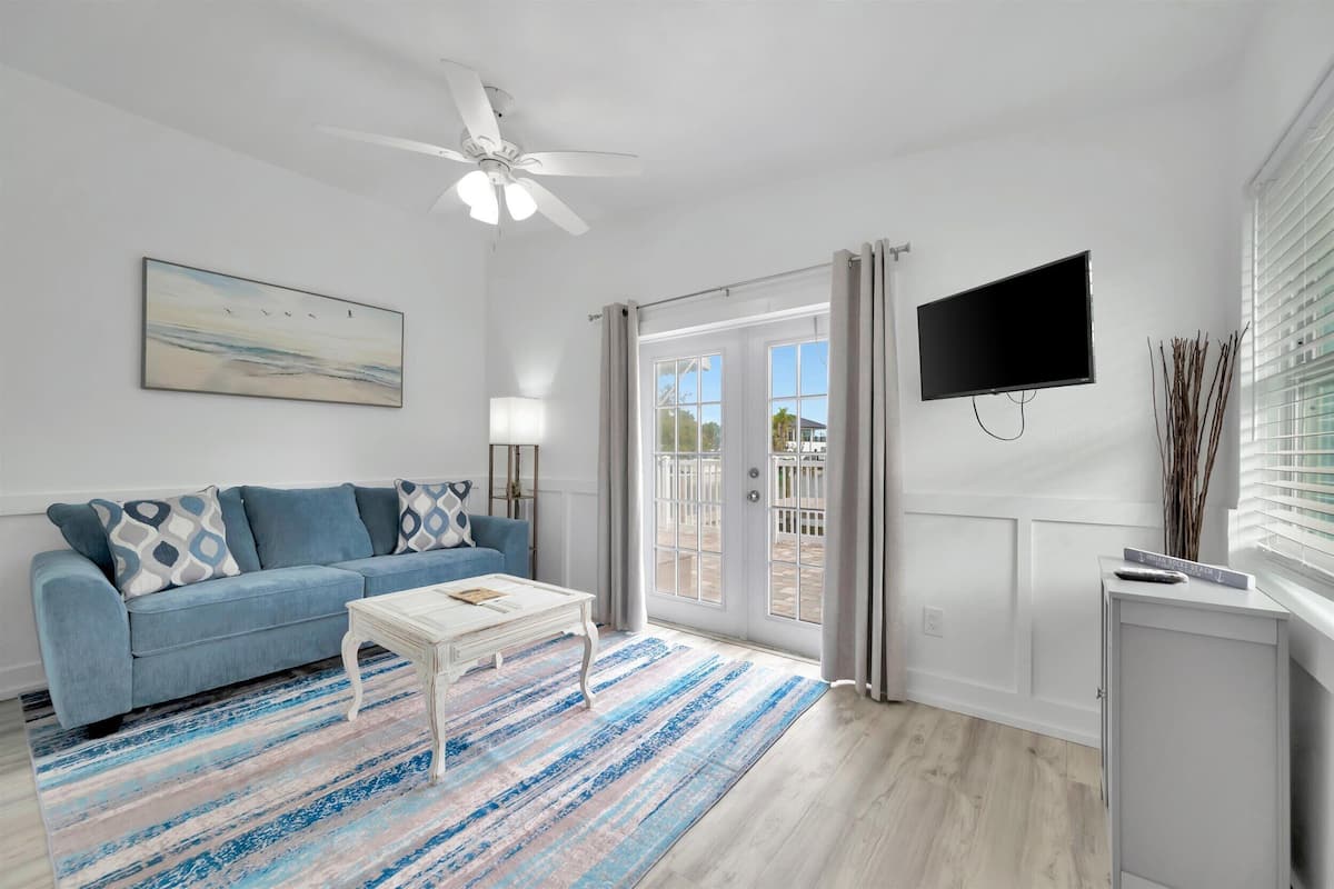 Panoramic Apartment, 1 Bedroom, Patio | Living area