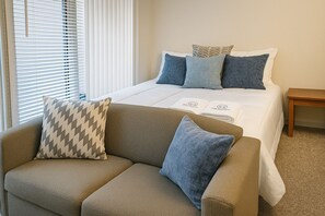 1 bedroom, iron/ironing board, free WiFi, bed sheets - Ann Arbor Downtown Access - Walk to Stadium, Major Hospitals & Restaurants (Ann Arbor)