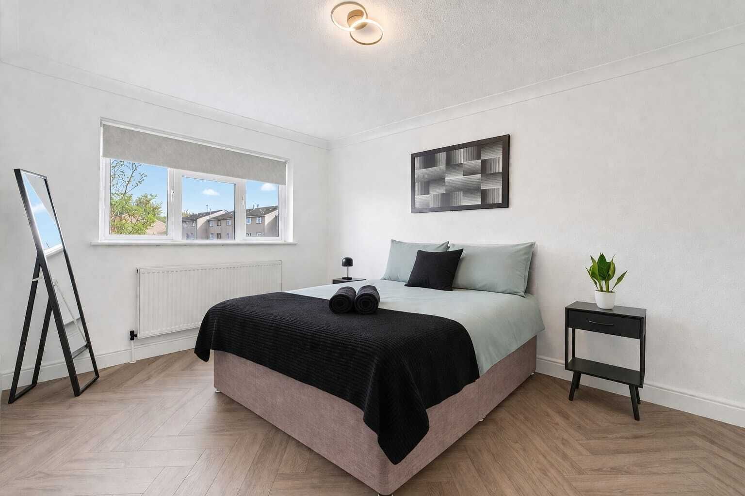 Strykjärn/strykbräda, wi-fi och sängkläder