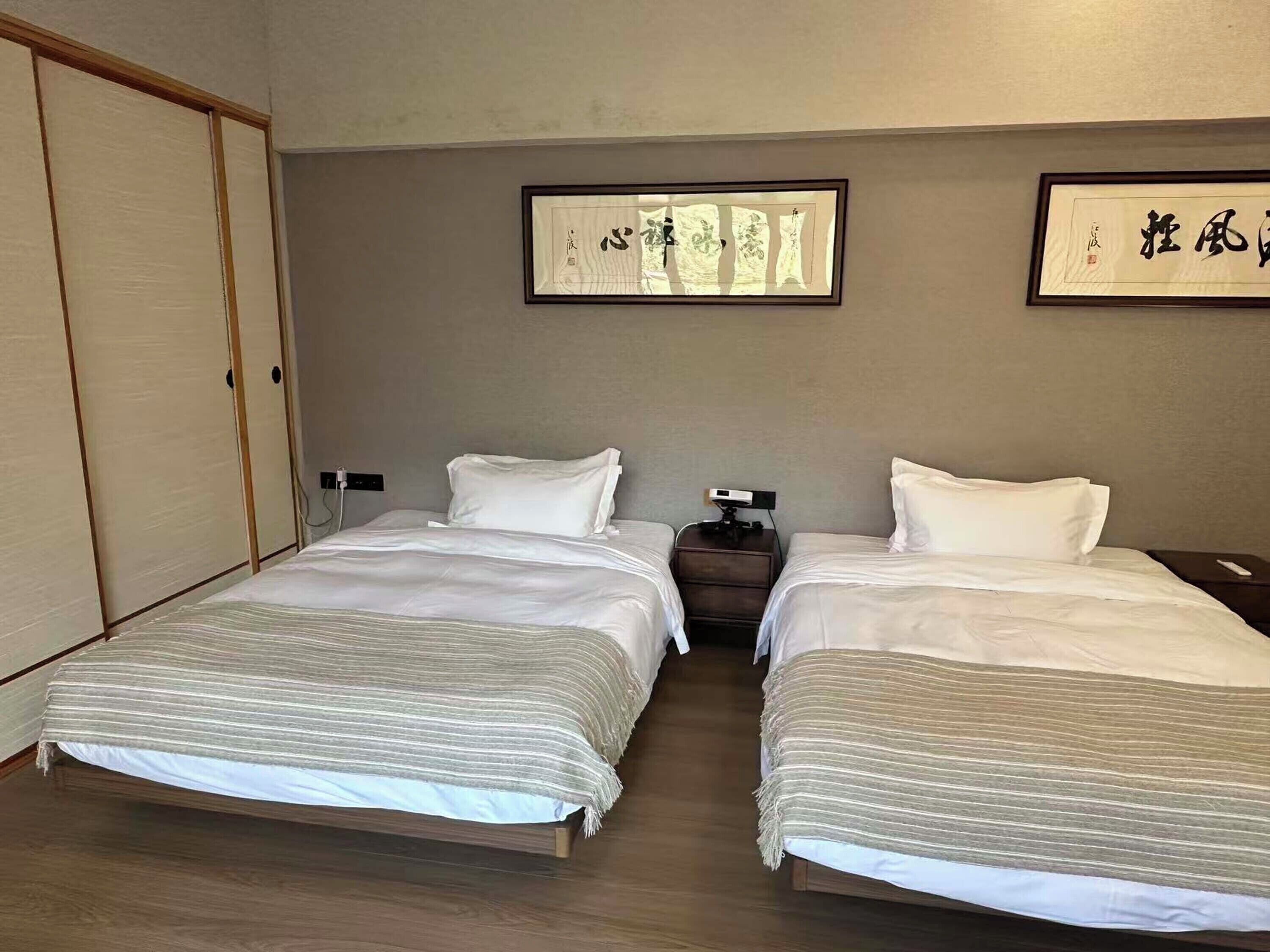 Senior Twin Room | Blackout drapes, free WiFi, bed sheets