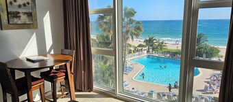 Oceanfront Suite Studio at Ocean Manor - New Listing