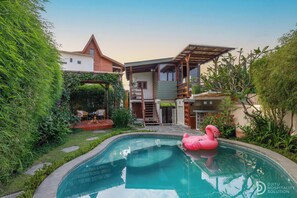 Comfort-Villa, Poolblick | Ausblick vom Zimmer