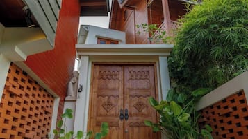 Fachada de la propiedad